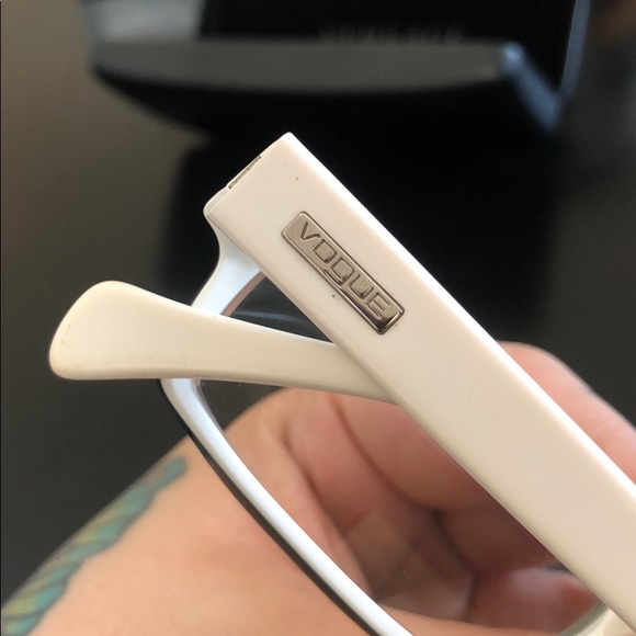 Vogue glasses - Picture 3 of 4